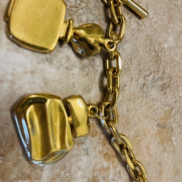 Vintage 1980's ESTEE LAUDER Gold Tone Toggle Charm Bracelet - Picture 4 of 4
